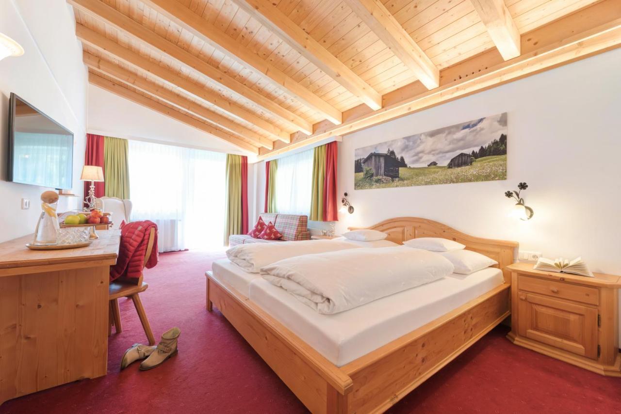 Hotel Pettneuerhof Pettneu am Arlberg Exterior photo
