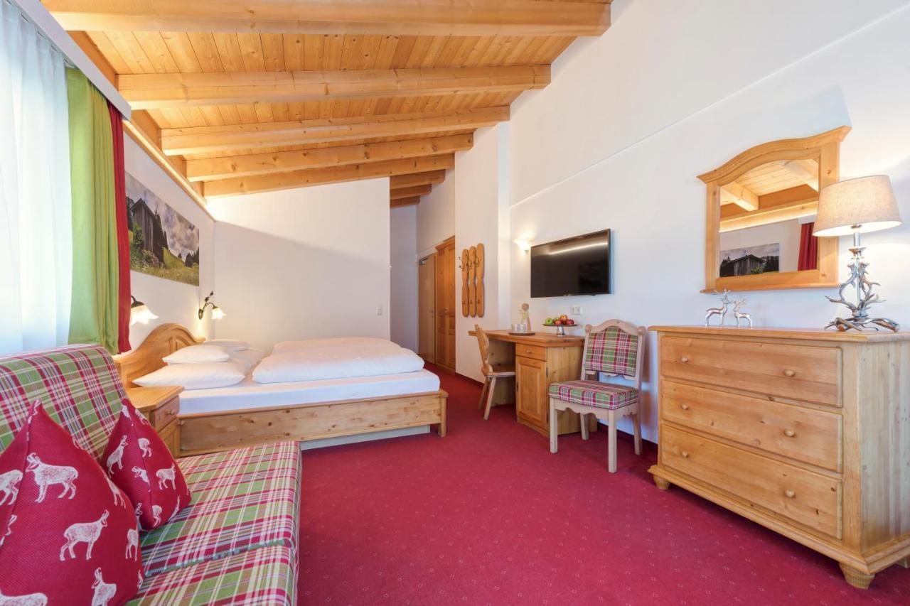 Hotel Pettneuerhof Pettneu am Arlberg Exterior photo