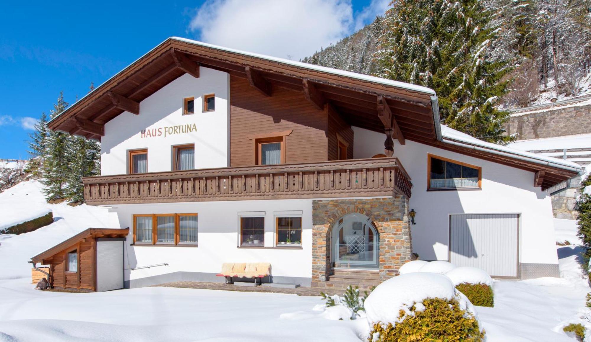 Hotel Pettneuerhof Pettneu am Arlberg Exterior photo